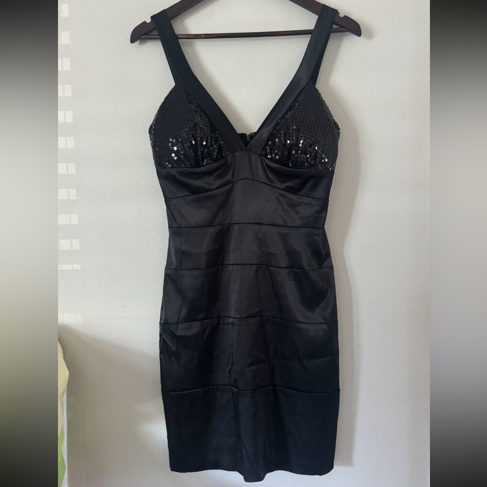 Zum Zum by Niki Livas Black Sequin V-Neck Bodycon Dress